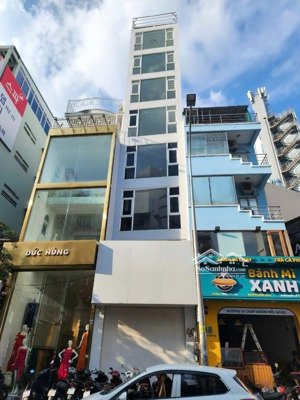 siêu phẩm giá rẻ.mặt tiền lê thị riêng p.bến thành quận 1.dt:4x14m2 giá 32 tỷ.90tr/ tháng.nhà đẹp