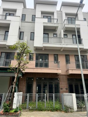 bán shophouse sh2 4tầng dt75m2 centadiamond giá 6ti thấp nhất thị trường ,liền kế 7 tòa chung cư