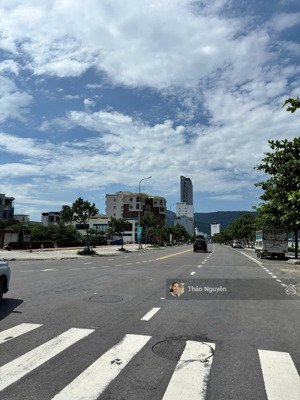 duy nhất lô đất biển 1000m2 xây dựng cao tầng view trực diện biển mỹ khê giá đầu tư chỉ 150tr/m2