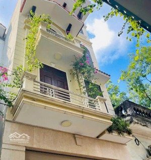 nhà ngọc thụy, dân xây chắc chắn, nội thất gỗ lim thịt, dt rộng 70m2, gara ôtô 7 chỗ, 14.5 tỷ