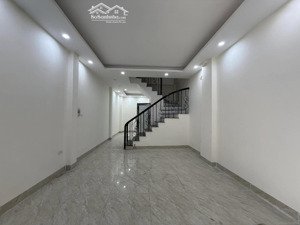 bán nhà ngõ 245 định công, dt 36m2 x 5 tầng nhà dân xây chắc chắn giá hơn 9 tỷ