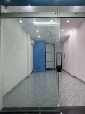 cần bán căn mặt phố khuất duy tiến vỉa hè rộng dt 35m2, 6 tầng giá 19.3 tỷ có dòng tiền cho thuê