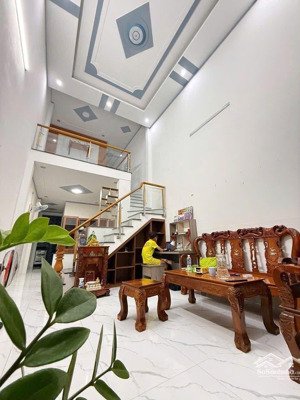 bán nhà đẹp 1 trệt 1 gác đúc, dt 4x18m, 3 phòng ngủ, kp3 ngã tư quang thắng, ng khuyến, trảng dài