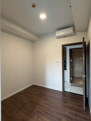 bán nhanh 2pn sẵn sổ view hồ bơi tặng kèm máy lạnh cho khách mua