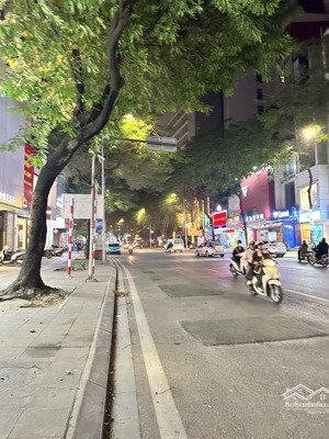 thái hà, đống đa_ dt: 141m2 * 6 tầng, thang máy _mặt phố vỉa hè kinh doanh. giá 70 tỷ hơn.