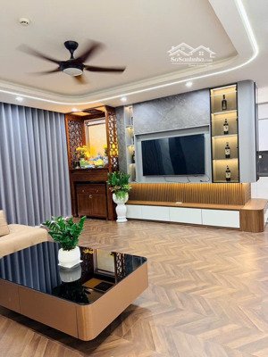 em minh ngọc cần bán căn góc 135m2_3pn chỉ 10tỷ5 hướng đn tầng trung tại iris garden. lh094668959ba