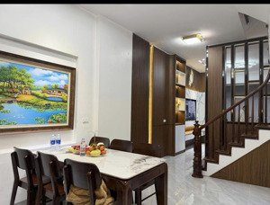 hiếm, nhà đẹp yên hoà, gần trường fpt, cv cầu giấy, 6 tầng, mt 5m, ô chờ thang máy