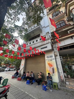 lô góc! cho thuê nhà mặt phố láng hạ - dt 90m2 x 4t + tum - thang máy - kinh doanh mọi mô hình