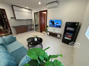 phòng siêu đẹp ô tô đỗ tận cửa tại khu vực cầu giấy