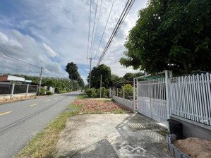 cần bán ra trong năm lô đất mt đường huyện ngang 10m sẵn 100m tc