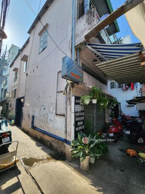 gấp bán nhà mặt tiền chợ cao thắng p.17. phú nhuận giá tốt chỉ 8.5 tỷ hiếm trong khu vực .