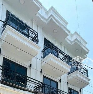bán nhà mới xây 4tầng tại phụng châu, chương mỹ, hà nội, giá 3,7 tỷ, 40m2 siêu hot , đường đẹp ô tô