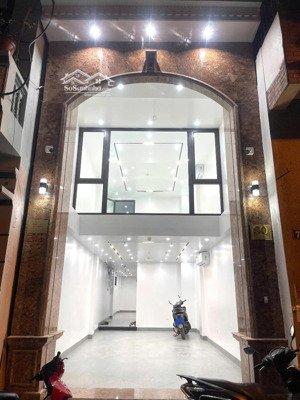 cho thuê biệt thự nguyễn cơ thạch 110m2 5 tầng, 2 phòng full đồ. giá 39tr/th