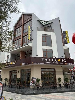cho thuê nhà mặt phố láng hạ, dt: 900m2 x 4t, mặt tiền lô góc nhận diện đỉnh.phù hợp kd mọi mô hình