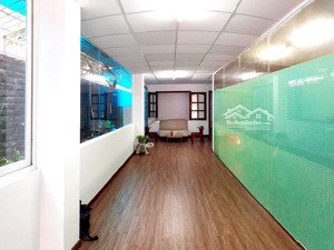 cần cho thuê mặt bằng xin 3m x 15m đường nam kỳ khởi nghĩa, q4