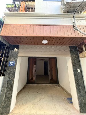 chính chủ bán nhà ngõ 374 âu cơ. nhà mới, đẹp, kiên cố, có thang máy, có sổ đỏ