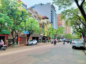 nhà mặt đường văn cao, gần ngõ 193 sầm uất, nhà mới kiên cố 4 tầng