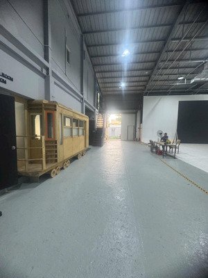 kho xưởng 850m2 trần cao 7m khúc giao đỗ xuân hợp - nguyễn duy trinh đẹp