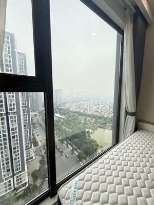 bán căn hộ toà a masteri 2pn + 73.7m2, full đồ, nhà đang trống. vị trí view hồ, căn góc