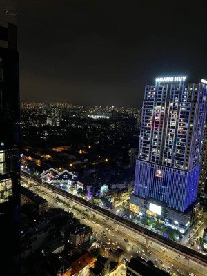 cần bán nhanh căn hộ 2pn nhỏ xinh giữa trung tâm hn