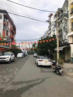 chỉ 94tr/m2, khu cao tầng, đường rộng 16m thông ra quang trung. dt4x23 giá 8,68 tỷ tl