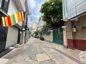 cần bán gấp nhà hxh thành thái, quận 10, diện tích: 10*11m