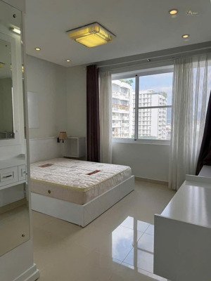 gấp. bán gấp trong tháng căn hộ riverpark residence, căn góc, view công viên, giá 16 tỷ