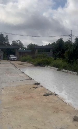 cần chuyển nhượng lô đất đẹp mặt tiền đường xe tải