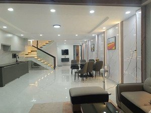 bán nhà đường xe oto chạy ngay hẻm đường gần trường chinh