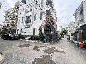 bán nhà đường số 50, phường hiệp bình chánh. hẻm xe hơi, nhà 1 trệt 2 lầu + tum, 2 sân thượng