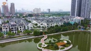 bán căn biệt thự xa hoa bậc nhất thành phố thuộc dự án vinhomes greenbay. căn song lập duy nhất