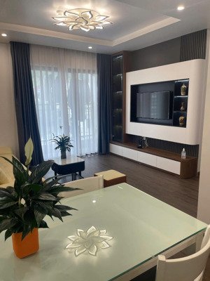 chính chủ gửi bán nhanh căn hoa hậu 2 ngủ greenbay garden hạ long