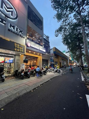 32 tỷ về còn 26 tỷ! bán nhà mặt tiền trần hưng đạo, phạm ngũ lão q. 1 (5x20m) 4 tầng, thuê 120tr