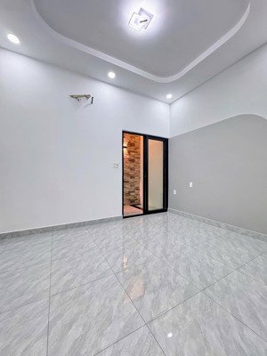 bán gấp nhà 4ty890 sổ hồng riêng không quy hoạch kh tranh chấp