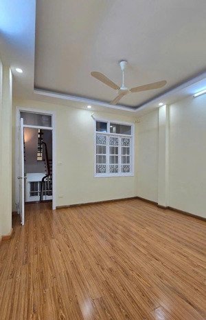 cho thuê nhà 50m2 x 4,5 tầng phố kinh doanh nghĩa đô - 106 hoàng quốc việt , vỉa hè kinh doanh