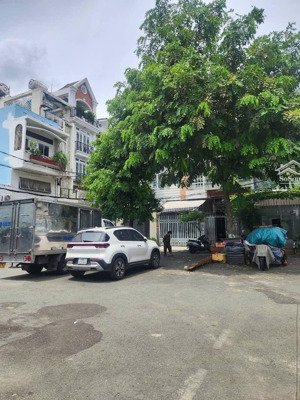 bán nhà lạc long quân _ 5 tầng btct [ 10.5m x 14 ] hẻm 5m thông phù hợp đầu tư chdv giá 21 tỷ.