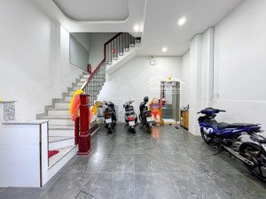 chủ gấp bán giá chào giảm chỉ còn 7.5 tỷ bán chdv gần hxh lâm văn bền 5m x 12m 4 tầng