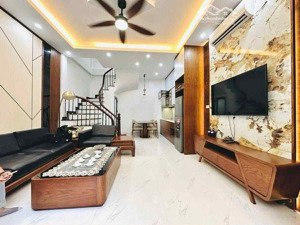 siêu phẩm nhà đẹp phố tôn đứcthắng, ngõ nông 15m ra phố di chuyển nhanh, nhà 2 thoáng ở sướng