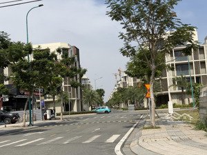 bán đất đầu tư dự án the global city 100m2 chỉ 18.5 tỷ. sổ hông riêng, xây dựng tự do. đường 16m.