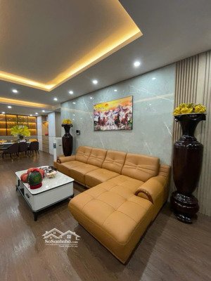 chính chủ cho thuê căn hộ 170 đê la thành, 102m2, 2 phòng ngủ đủ đồ
