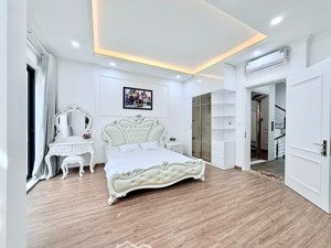 bán gấp nhà khuất duy tiến thanh xuân ngõ ô tô tránh kinh doanh, 2 mặt thoáng, gần phố, gara ô tô