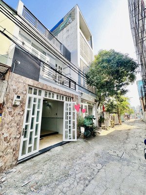 chính chủ gấp bán nhà - nguyễn sơn, tân phú - ôtô vào nhà - nganh 4.5 x 14m - giá 6.9 tỷ