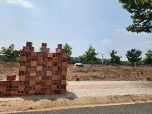 chính chủ kẹt tiền bán gấp chỉ 1 lô giá rẻ khu dân cư nam long 3 bình dương.