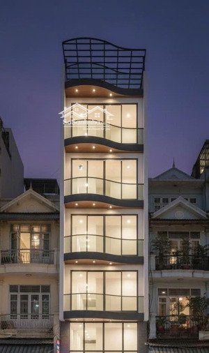 mặt phố cổ linh. vỉa hè đá bóng. kinh doanh đỉnh