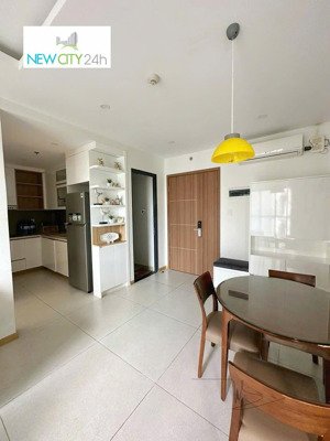cho thuê cc new city thủ thiêm, 61m2, 2pn 2wc, view hồ bơi và vươn rất mát