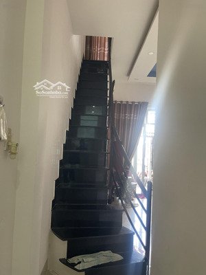 cần bán nhà 1 trệt một lầu đông mương tđc hòn xện - p . bắc nha trang 60m2 ngang 4m - chỉ 4,8 tỷ