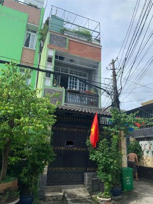 quận 7, 3 tầng st, nhỉnh hơn 4 tỷ, 60m2, hxh, gần tân mỹ