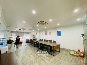 cho thuê văn phòng mặt đường hoàng cầu 4,7 triệu/tháng nhậ