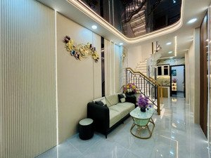 nhỉnh 4tỷ đường 6m ô tô tránh - nhà đẹp full nội thất - 2 tầng mái đúc - 3 ngủ - gần sân bay