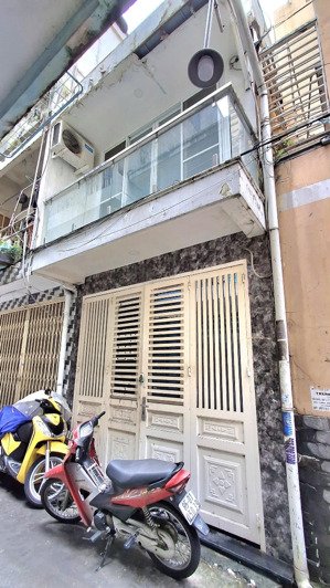 bán nhà quận 1 - hẻm ô tô 4m thông - 1 căn ra hẻm ô tô tránh - gần mặt tiền - chỉ 5 tỷ nhỉnh